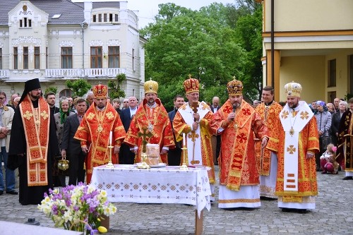 В Коломиї освятили його надмогильний пам’ятник владиці Миколаю Сімкайло.(ФОТО)